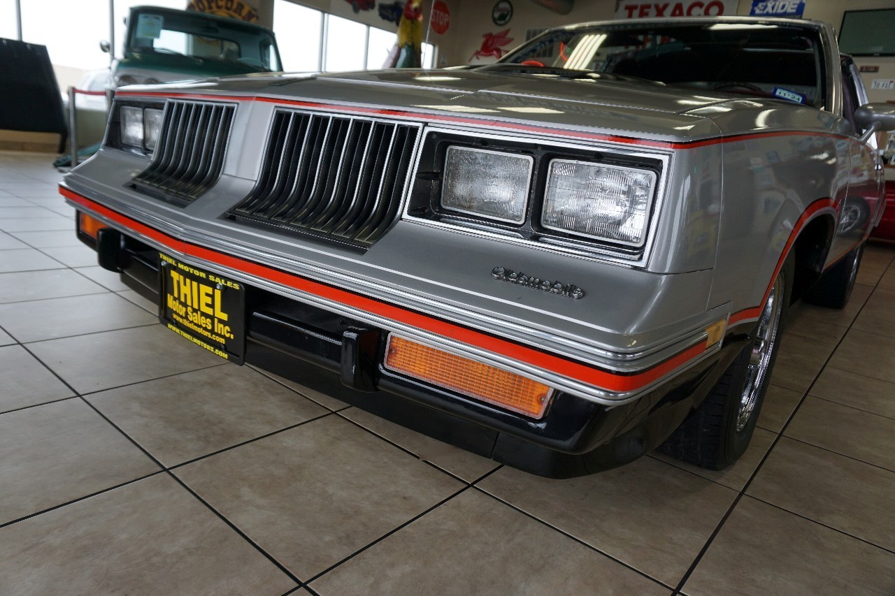 Oldsmobile-Cutlass-1984-Coupe-16
