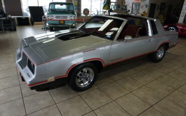 Oldsmobile-Cutlass-1984-Coupe-2