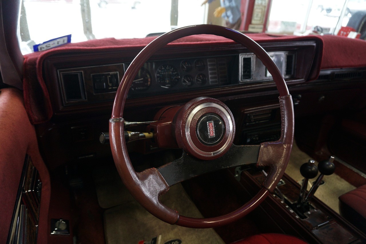 Oldsmobile-Cutlass-1984-Coupe-24