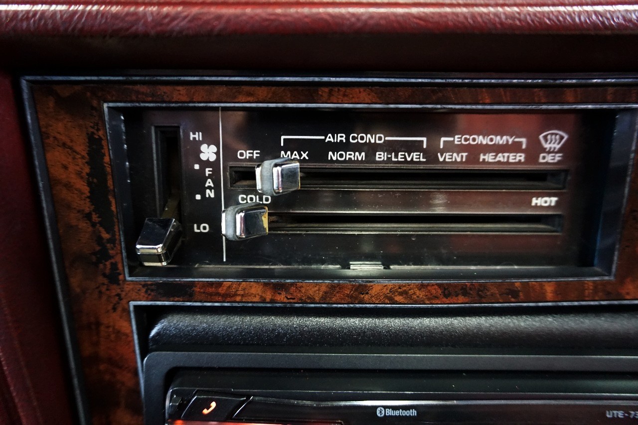 Oldsmobile-Cutlass-1984-Coupe-28