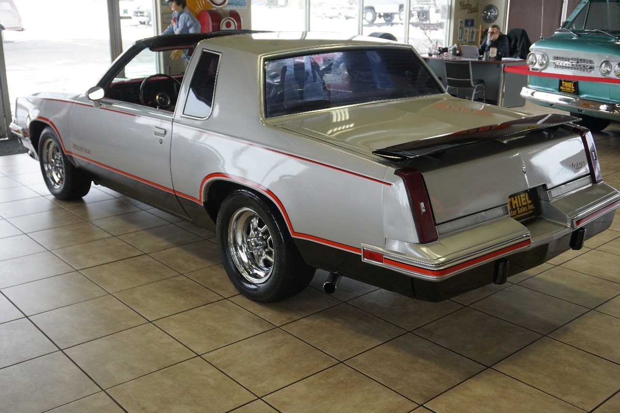 Oldsmobile-Cutlass-1984-Coupe-3