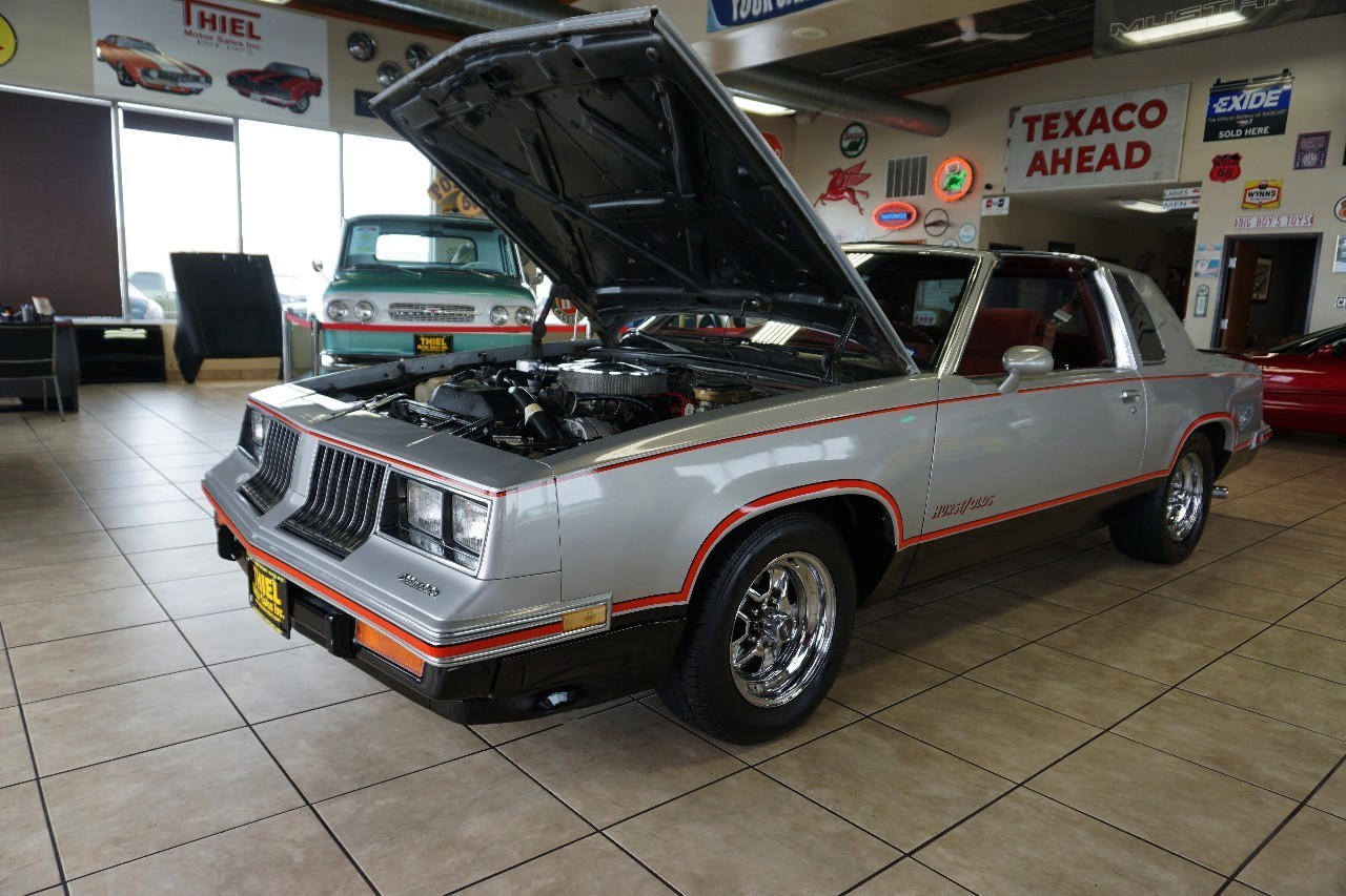 Oldsmobile-Cutlass-1984-Coupe-30