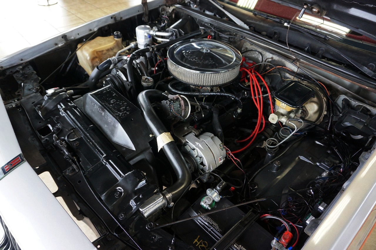 Oldsmobile-Cutlass-1984-Coupe-31