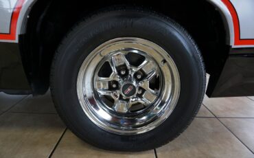 Oldsmobile-Cutlass-1984-Coupe-33