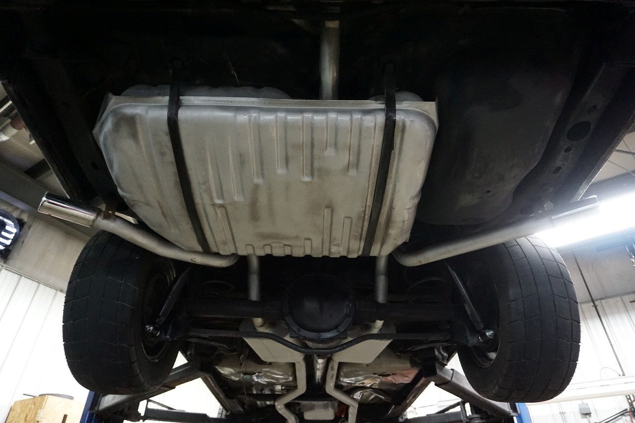 Oldsmobile-Cutlass-1984-Coupe-34