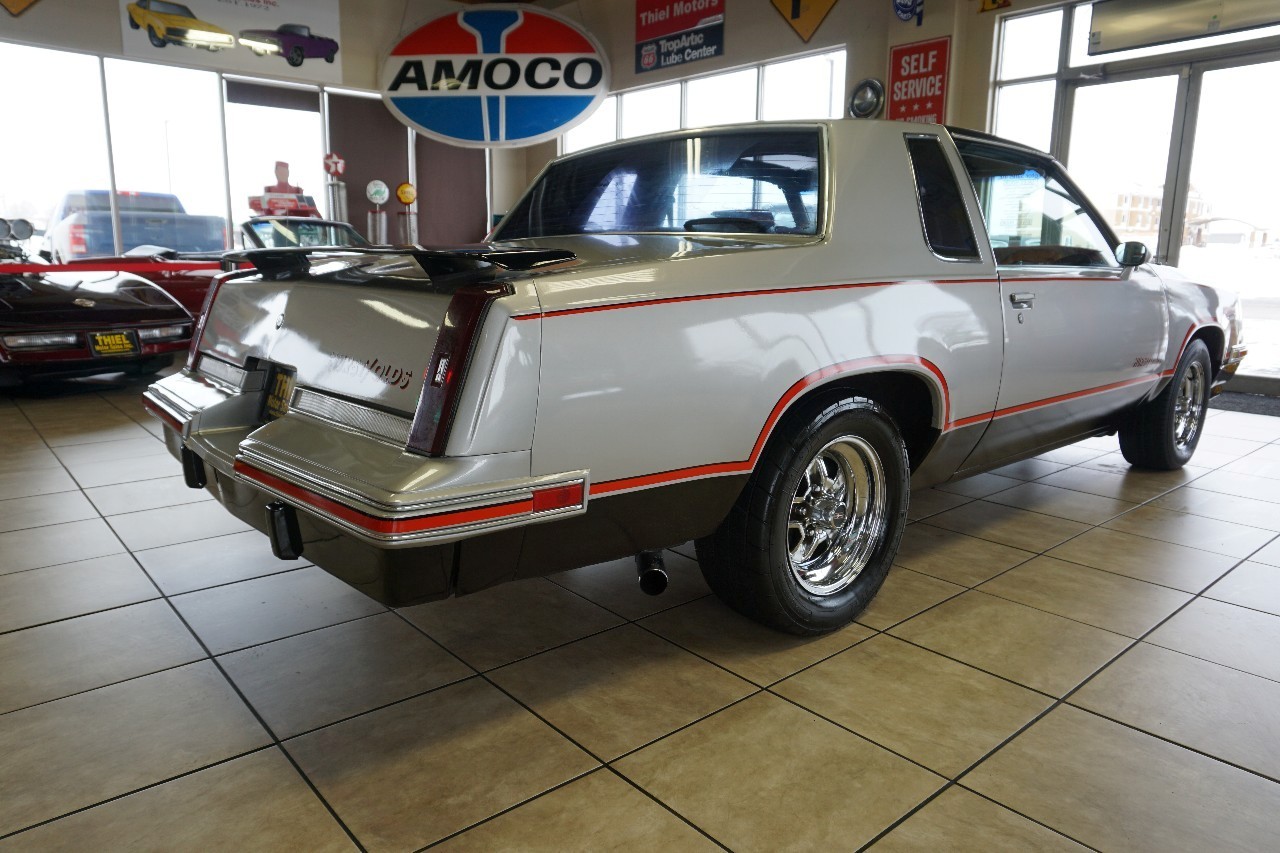 Oldsmobile-Cutlass-1984-Coupe-37