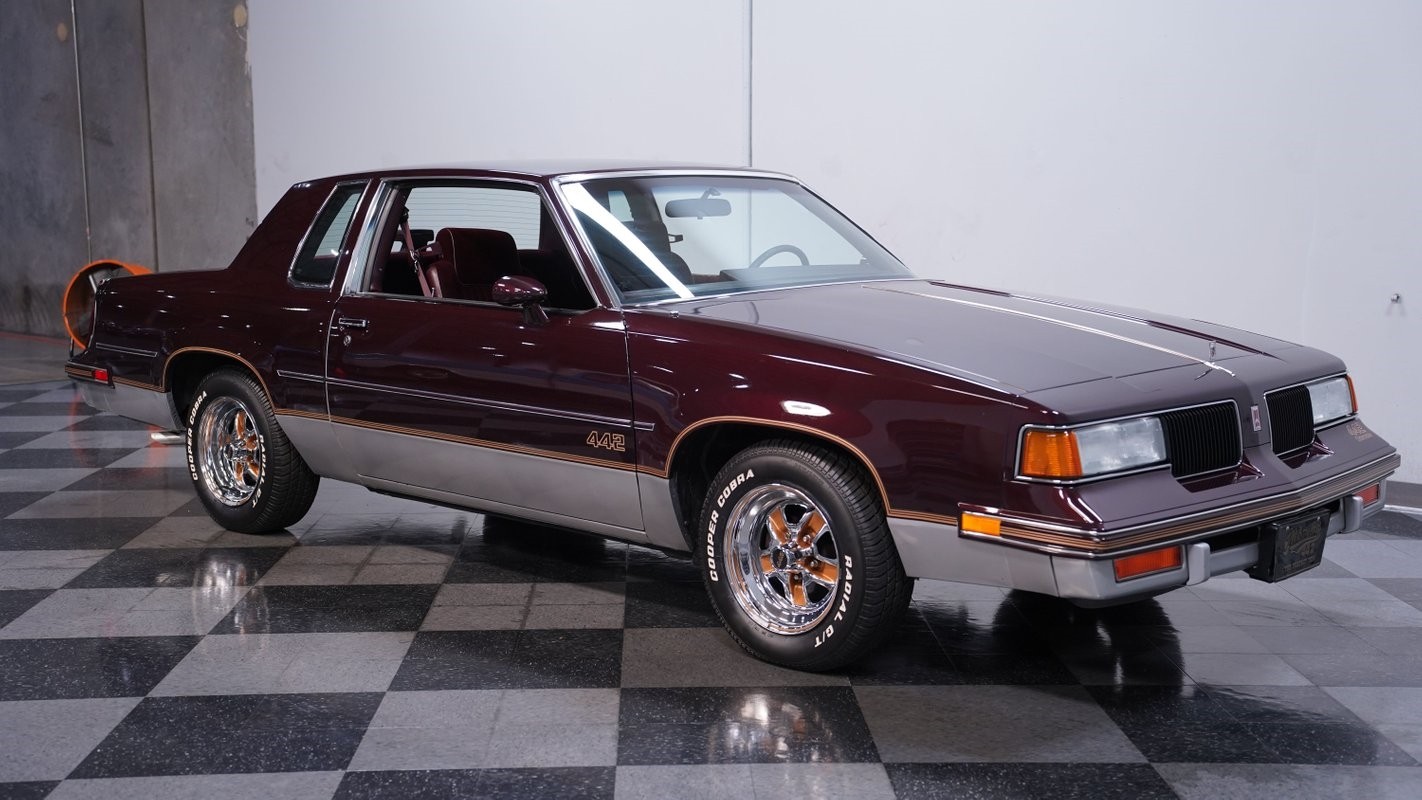 Oldsmobile-Cutlass-1987-Coupe-13