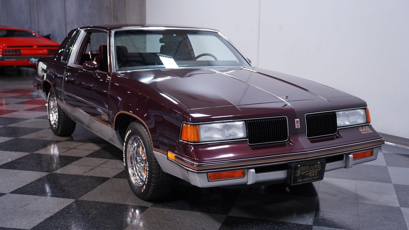Oldsmobile-Cutlass-1987-Coupe-14