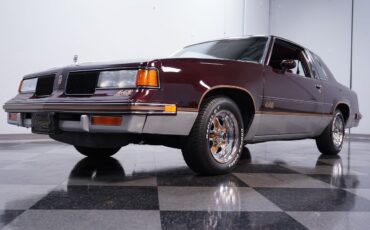 Oldsmobile-Cutlass-1987-Coupe-19
