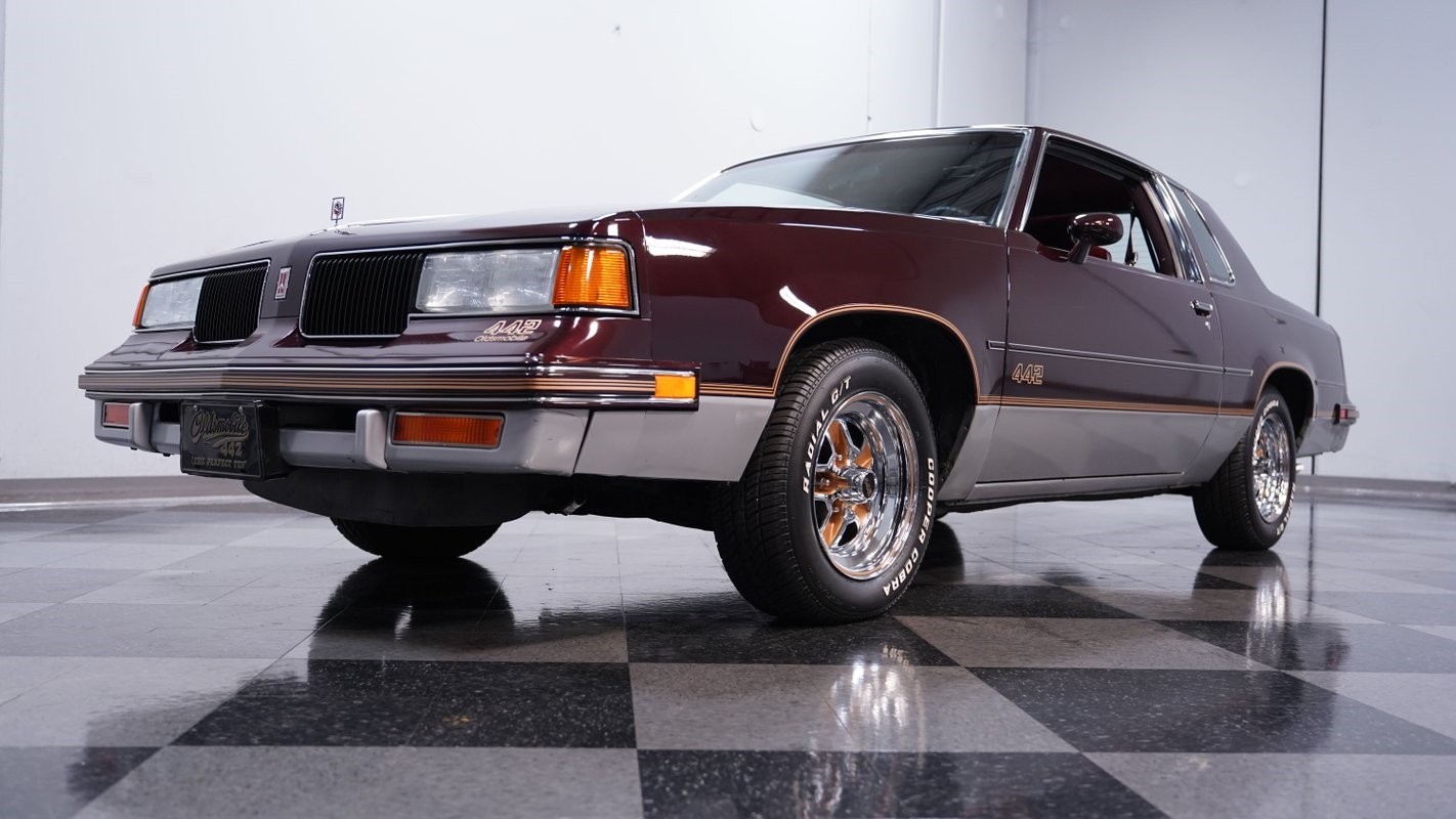 Oldsmobile-Cutlass-1987-Coupe-19