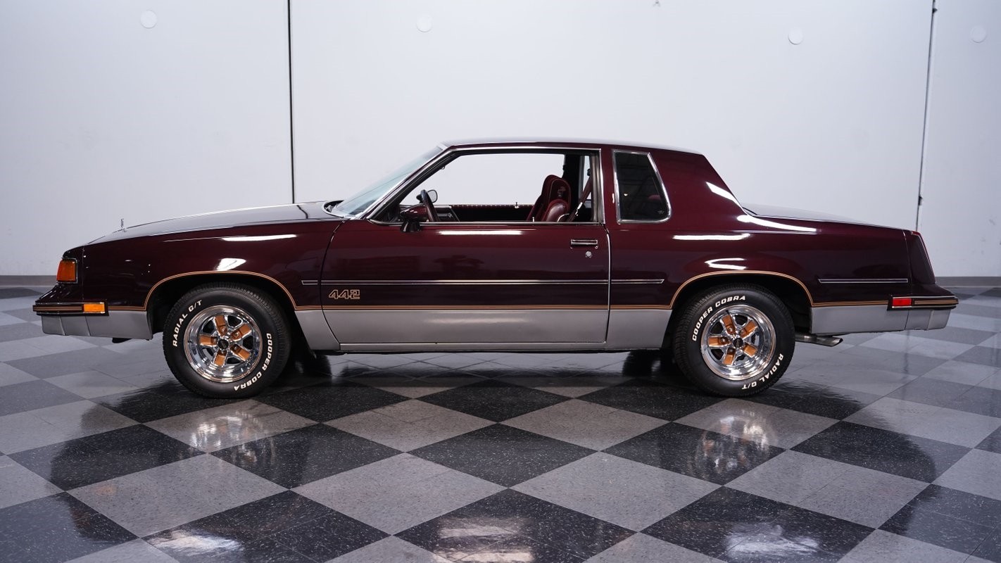 Oldsmobile-Cutlass-1987-Coupe-2