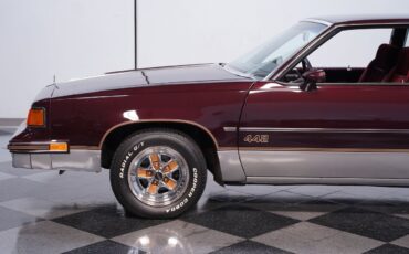 Oldsmobile-Cutlass-1987-Coupe-21