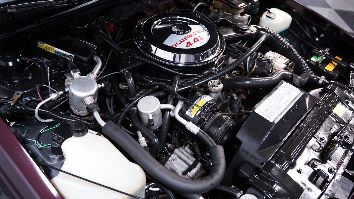 Oldsmobile-Cutlass-1987-Coupe-29