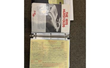 Oldsmobile-Cutlass-supreme-1972-White-Black-12