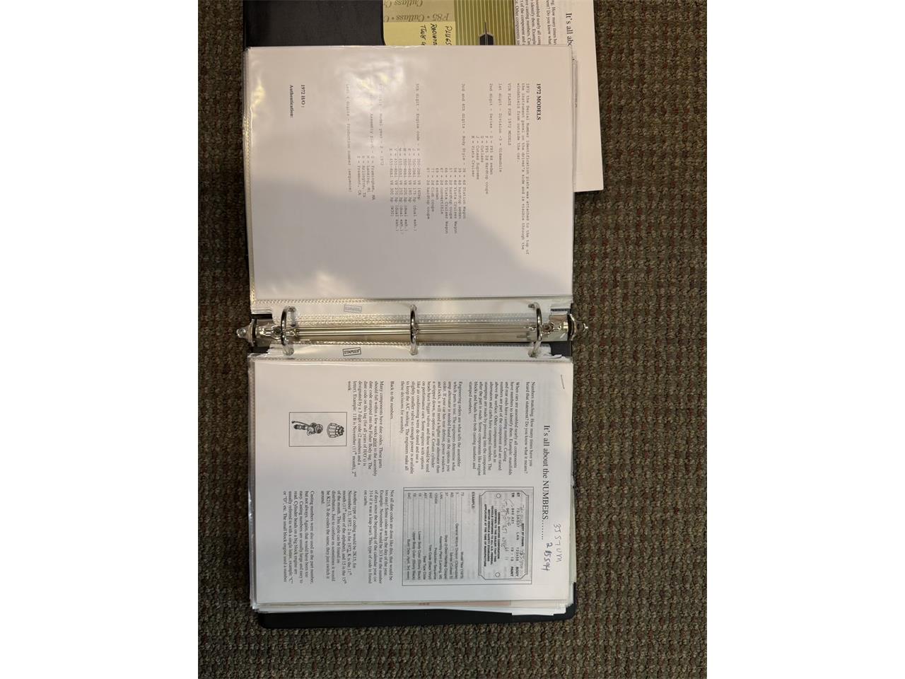 Oldsmobile-Cutlass-supreme-1972-White-Black-14