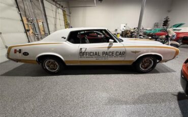 Oldsmobile-Cutlass-supreme-1972-White-Black-16