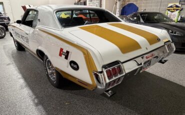 Oldsmobile-Cutlass-supreme-1972-White-Black-2