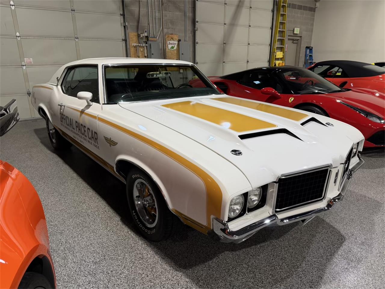 Oldsmobile-Cutlass-supreme-1972-White-Black-20