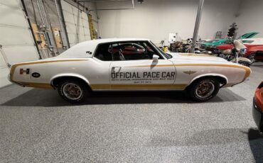 Oldsmobile-Cutlass-supreme-1972-White-Black-22