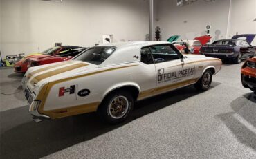 Oldsmobile-Cutlass-supreme-1972-White-Black-23