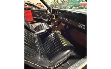 Oldsmobile-Cutlass-supreme-1972-White-Black-3