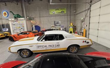 Oldsmobile-Cutlass-supreme-1972-White-Black-30