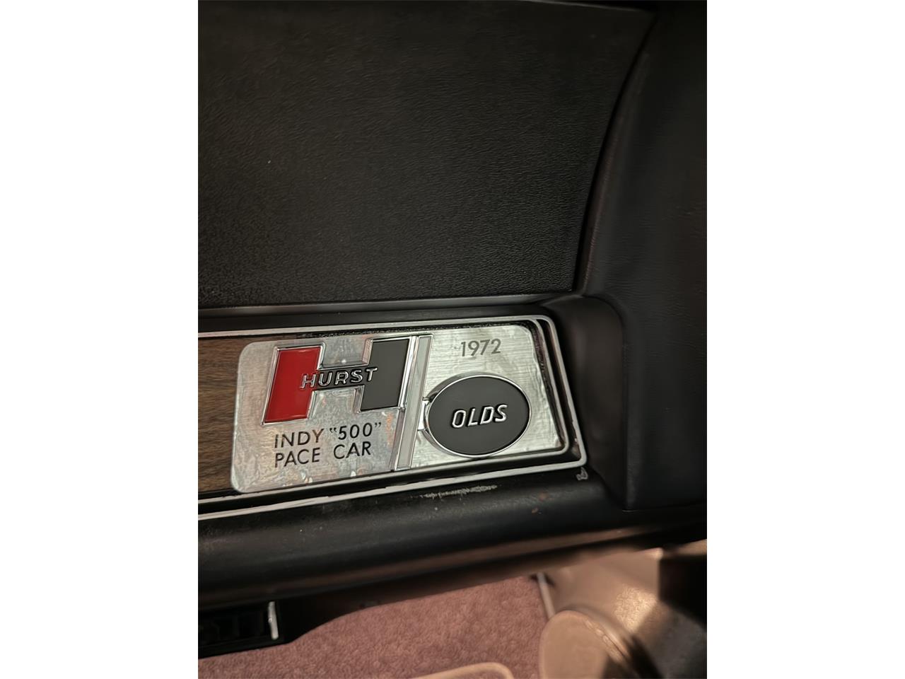 Oldsmobile-Cutlass-supreme-1972-White-Black-43