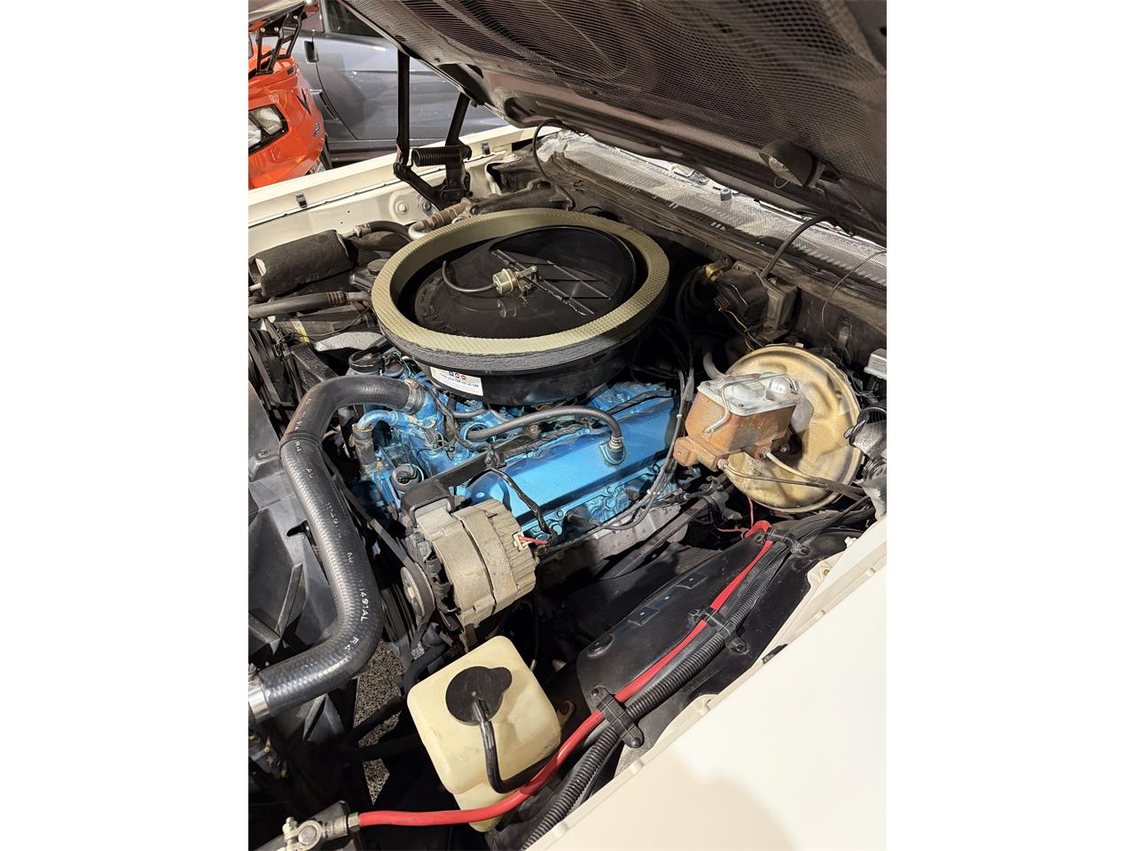 Oldsmobile-Cutlass-supreme-1972-White-Black-56