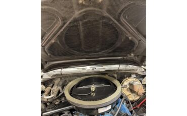 Oldsmobile-Cutlass-supreme-1972-White-Black-58