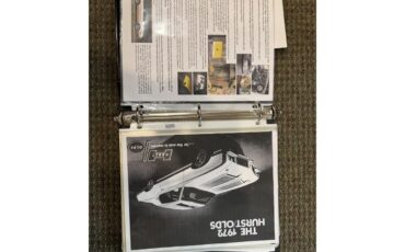 Oldsmobile-Cutlass-supreme-1972-White-Black-63