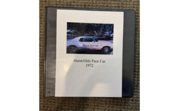 Oldsmobile-Cutlass-supreme-1972-White-Black-65