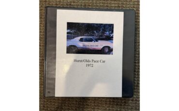 Oldsmobile-Cutlass-supreme-1972-White-Black-66