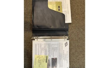 Oldsmobile-Cutlass-supreme-1972-White-Black-67