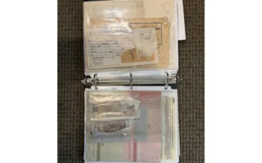 Oldsmobile-Cutlass-supreme-1972-White-Black-69