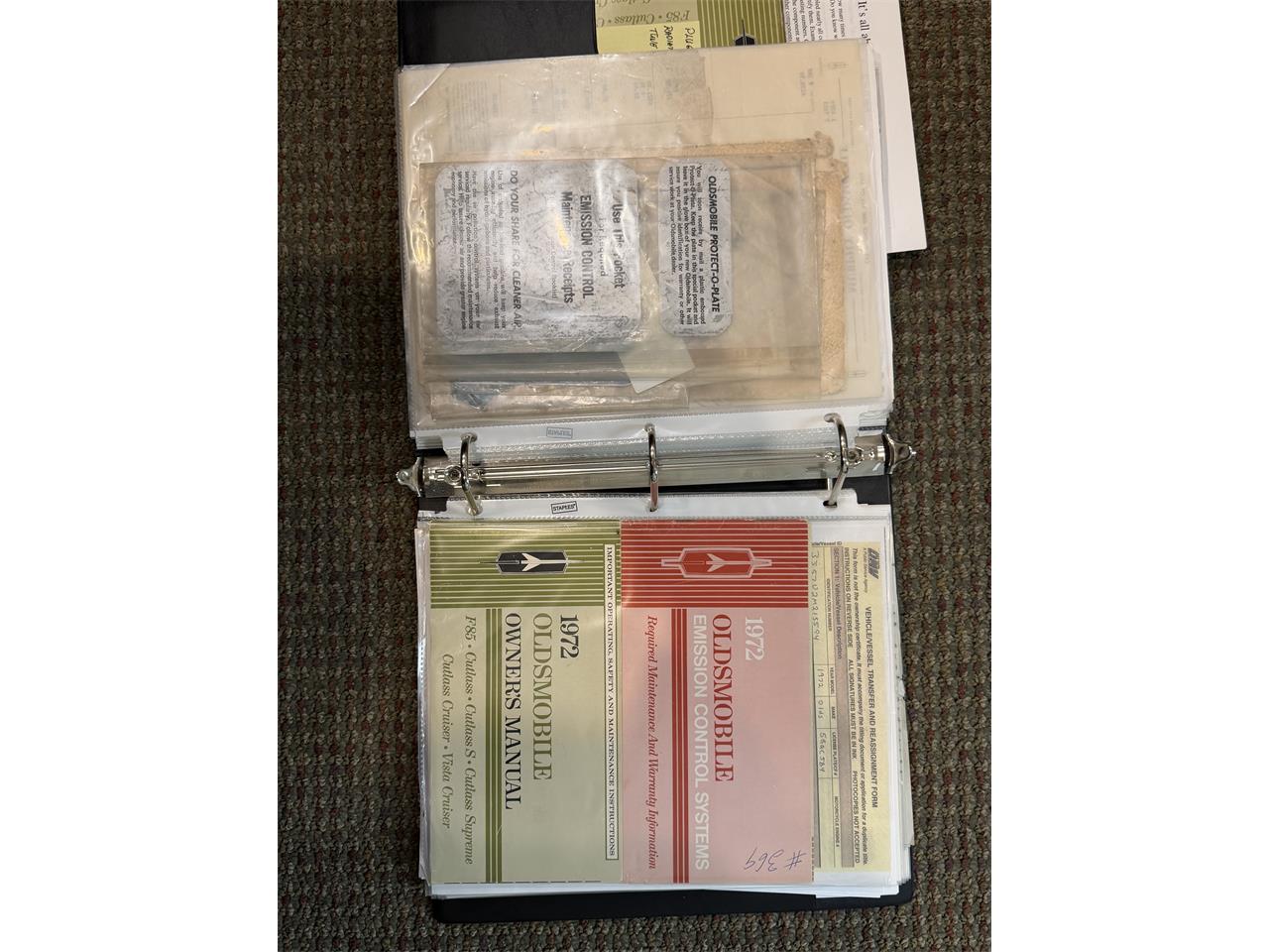 Oldsmobile-Cutlass-supreme-1972-White-Black-70