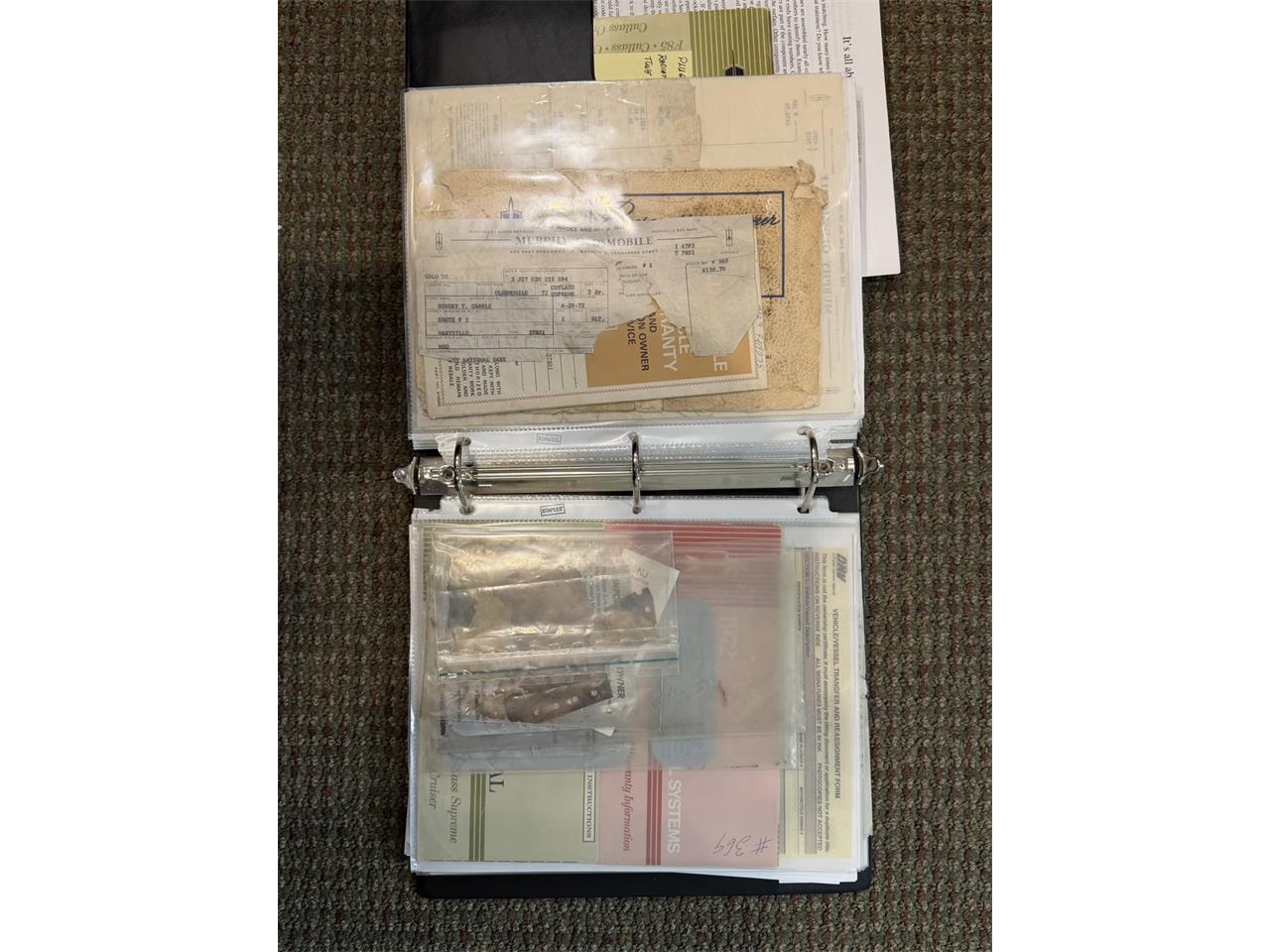 Oldsmobile-Cutlass-supreme-1972-White-Black-74