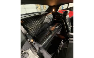 Oldsmobile-Cutlass-supreme-1972-White-Black-80