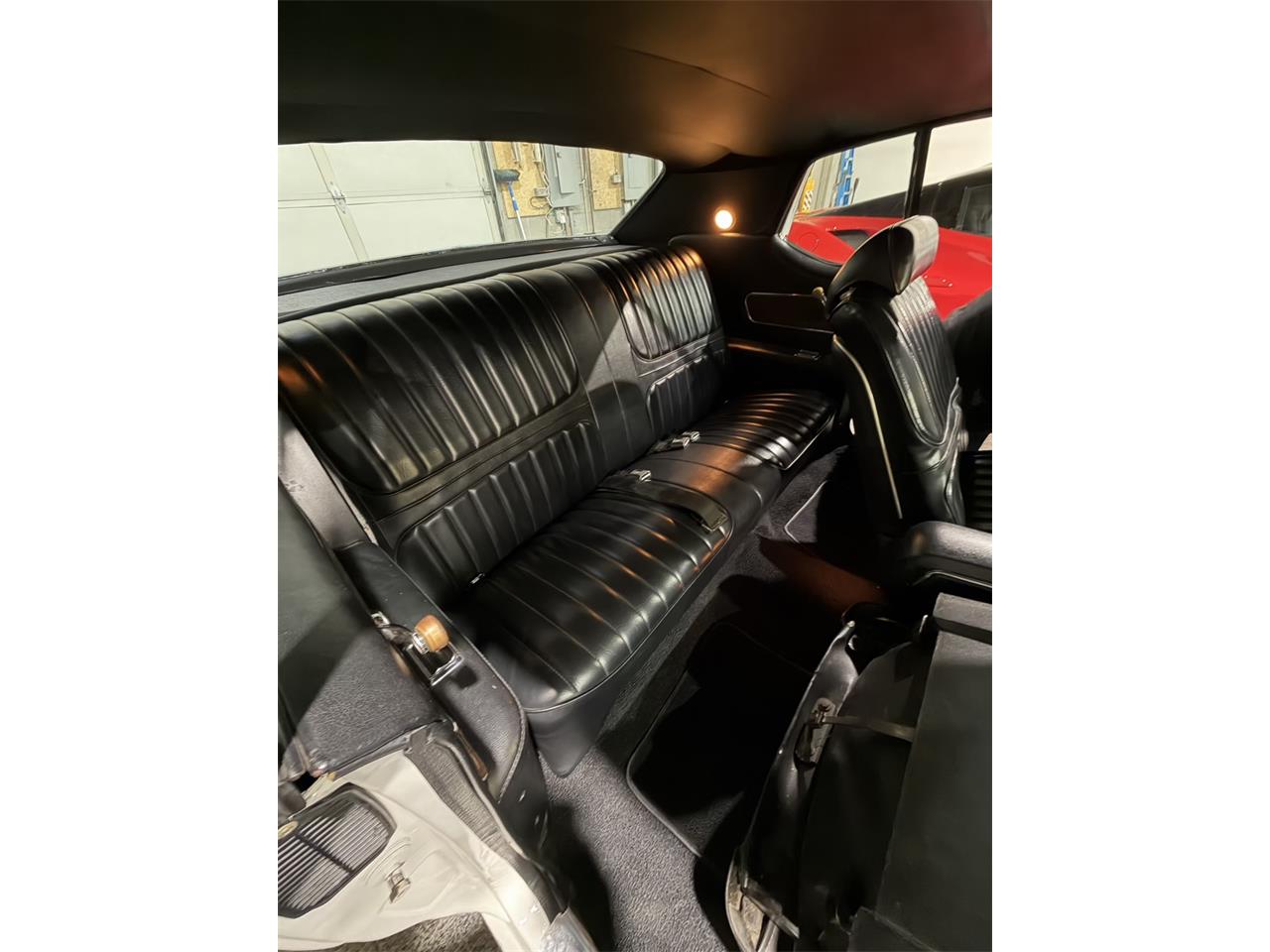 Oldsmobile-Cutlass-supreme-1972-White-Black-80