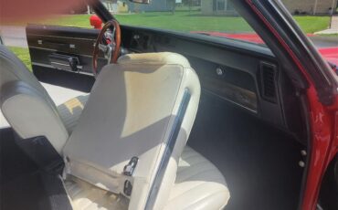 Oldsmobile-Cutlass-supreme-1972-red-White-8