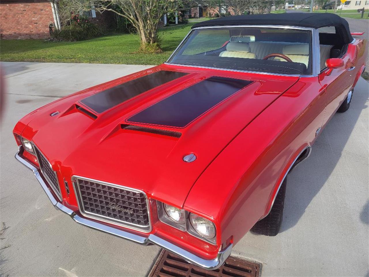 Oldsmobile-Cutlass-supreme-1972-red-White