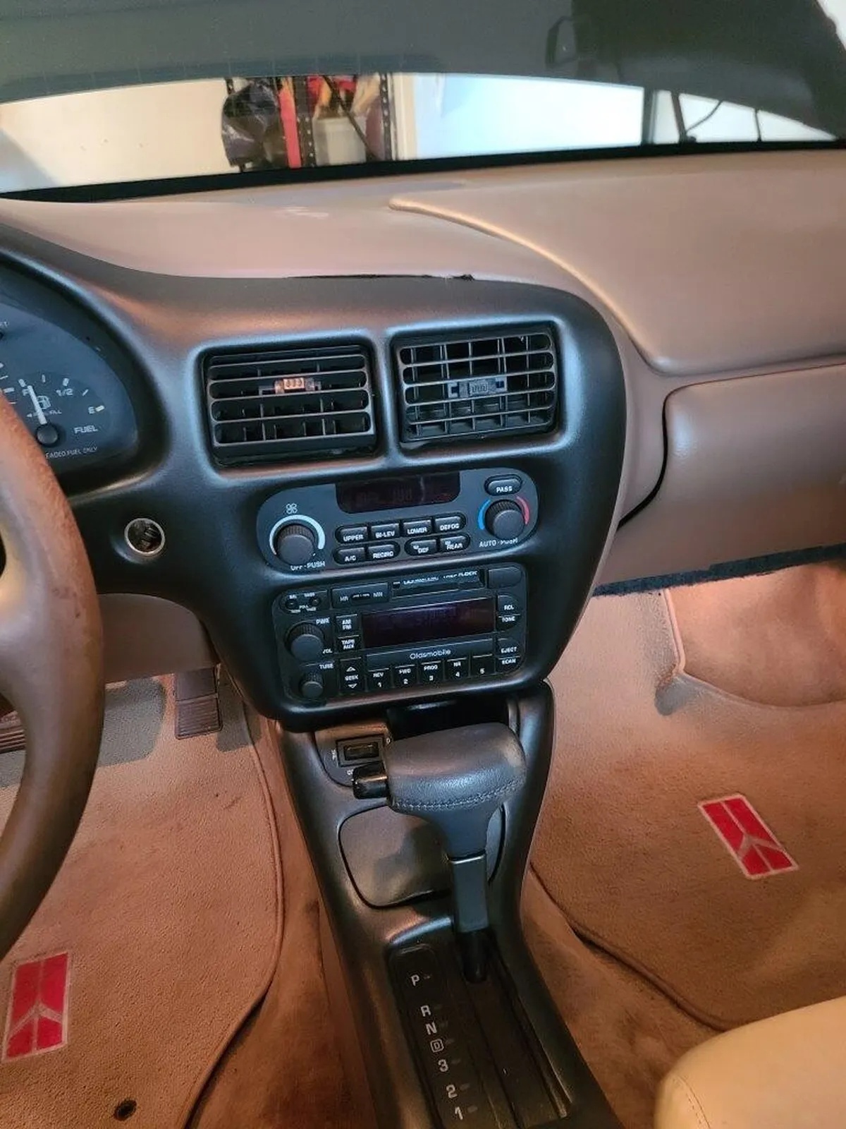 Oldsmobile-Cutlass-supreme-1995-Blue-Green-Metallic-Tan-18