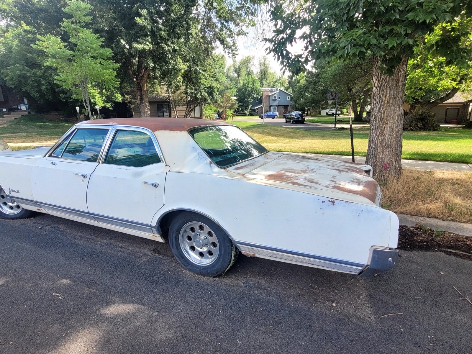 Oldsmobile-Delta-88-1965-Sedan-1