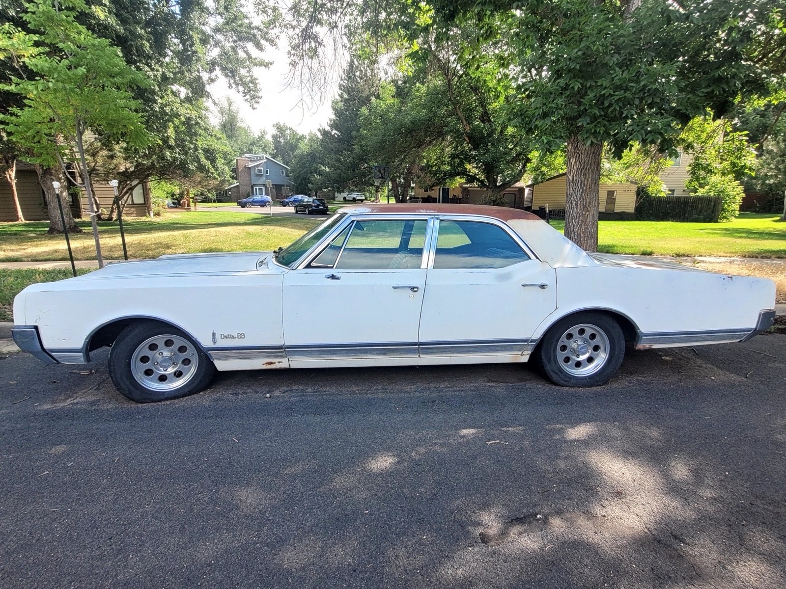 Oldsmobile Delta 88 1965 Sedan