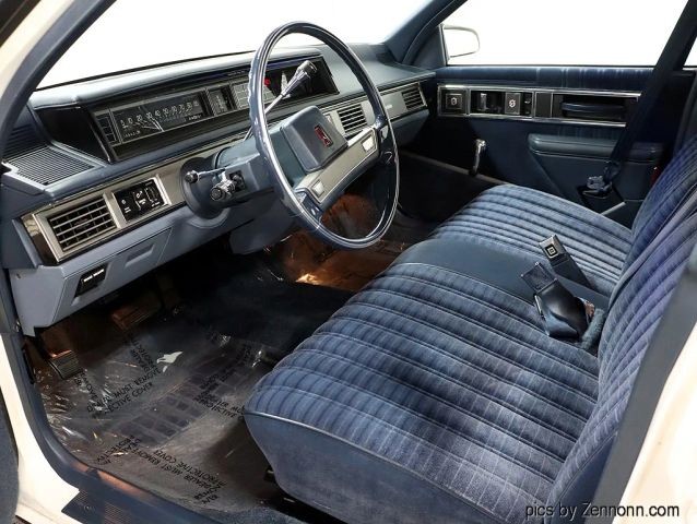 Oldsmobile-Delta-88-1987-Sedan-11