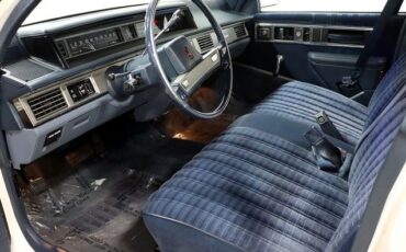 Oldsmobile-Delta-88-1987-Sedan-11