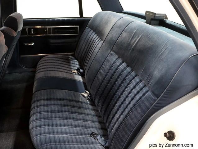 Oldsmobile-Delta-88-1987-Sedan-12