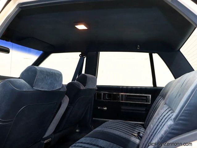 Oldsmobile-Delta-88-1987-Sedan-13