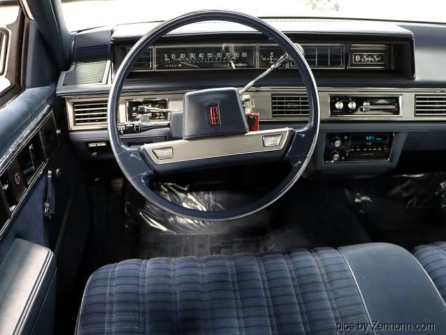 Oldsmobile-Delta-88-1987-Sedan-14