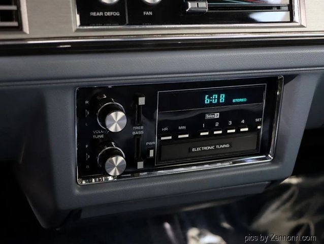 Oldsmobile-Delta-88-1987-Sedan-19