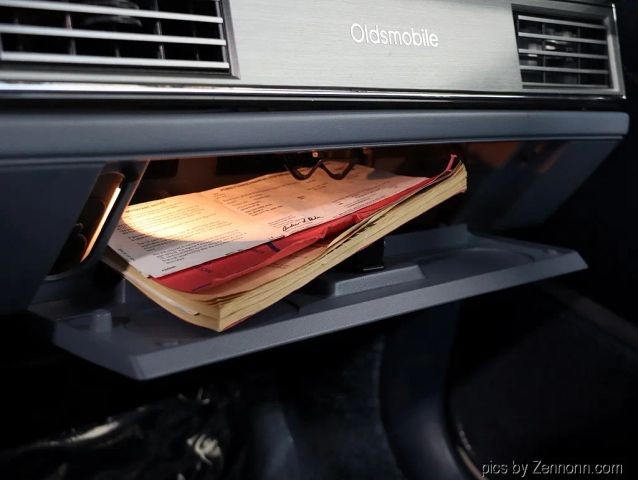 Oldsmobile-Delta-88-1987-Sedan-21